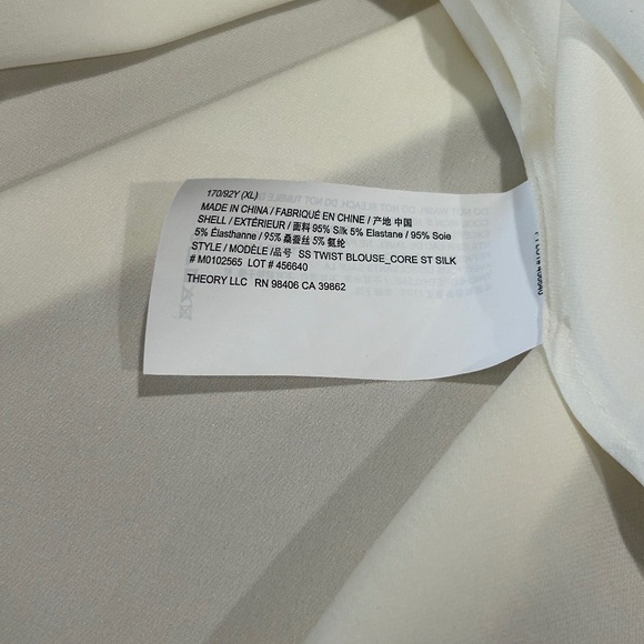 Theory NWT Twist Blouse In Stretch Silk Cream Short Sleeve Size XL M010256 - Picture 9 of 10
